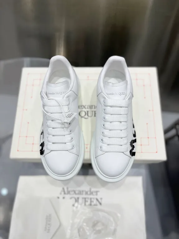 Alexander McQueen Shoe 